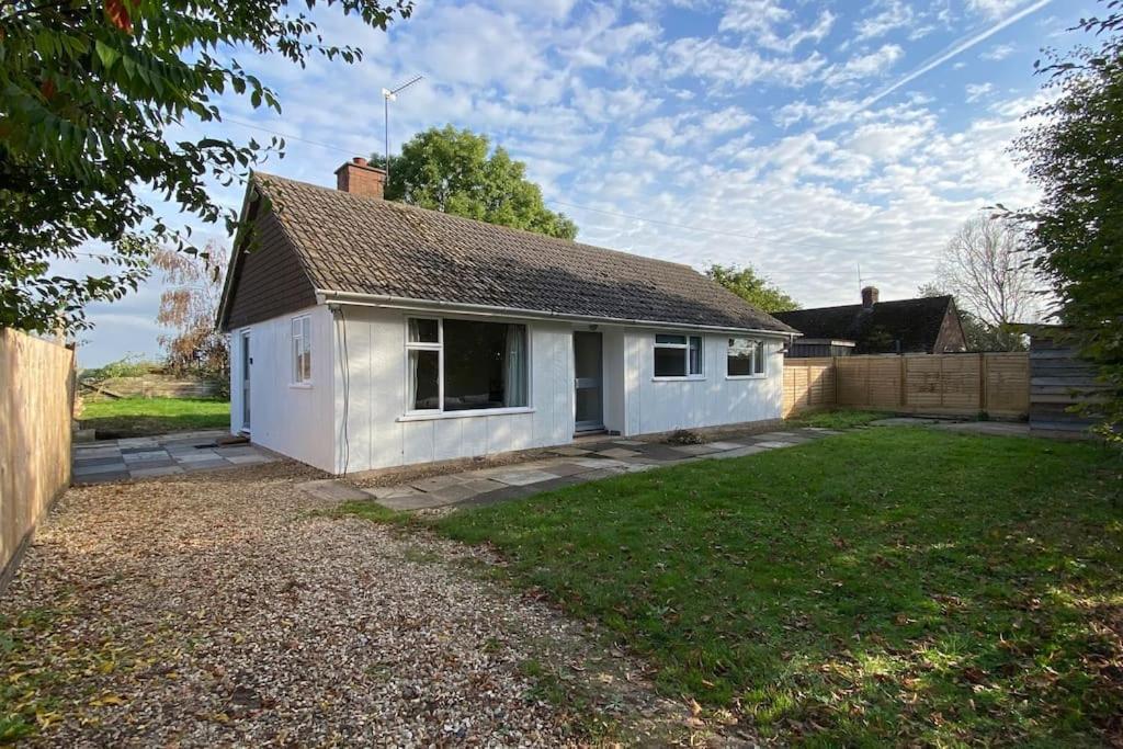 Cheerful 3 Bedroom Bungalow With Indoor Fire Place 글로스터 외부 사진